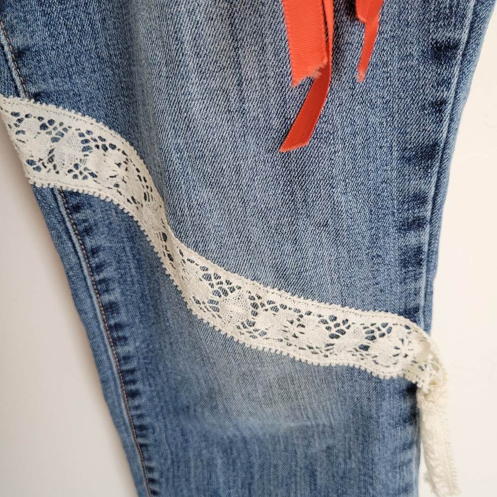 Women's Blue Jeans with Patchwork Design - Picture 13 of 14